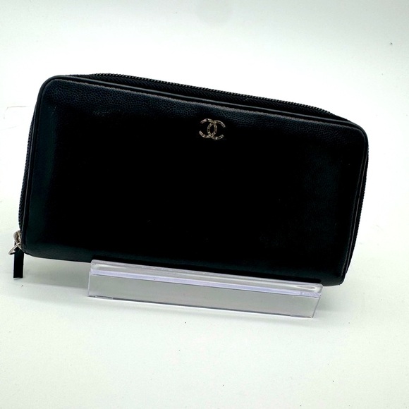 Chanel Black Cavier Zippy Wallet 🖤 - Picture 1 of 5